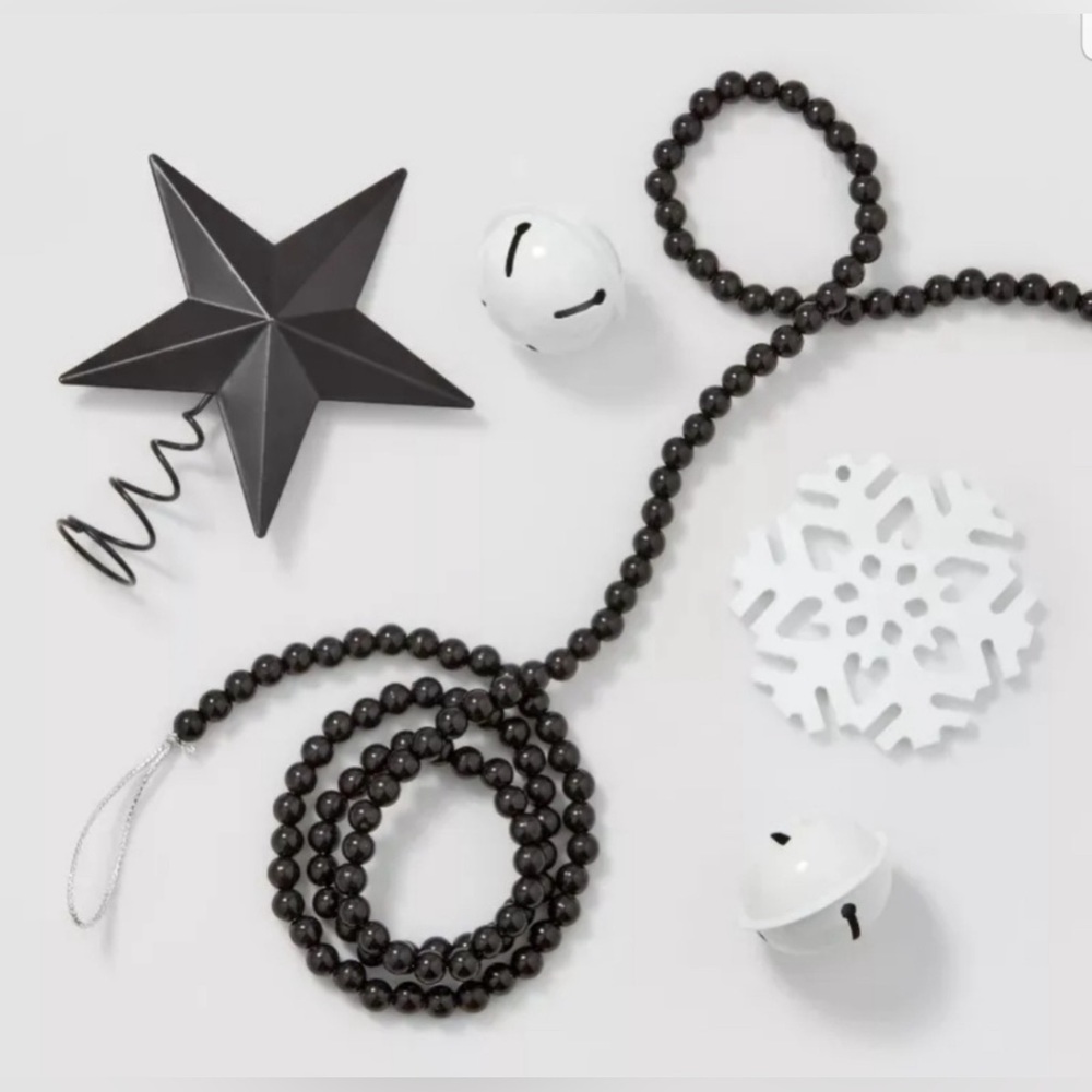 Wondershop Ornament, Garland & Tree Topper Set